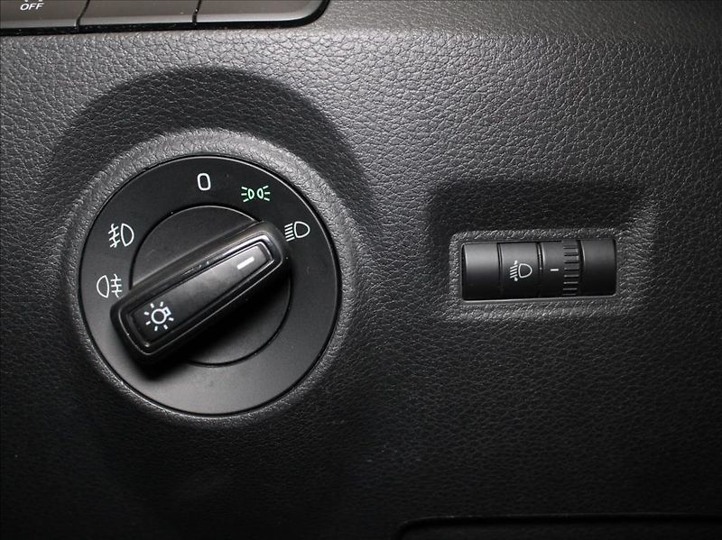Škoda Fabia 1,0 TSi 70kW Ambition 20tkm.ČR - fotka 17 z 24
