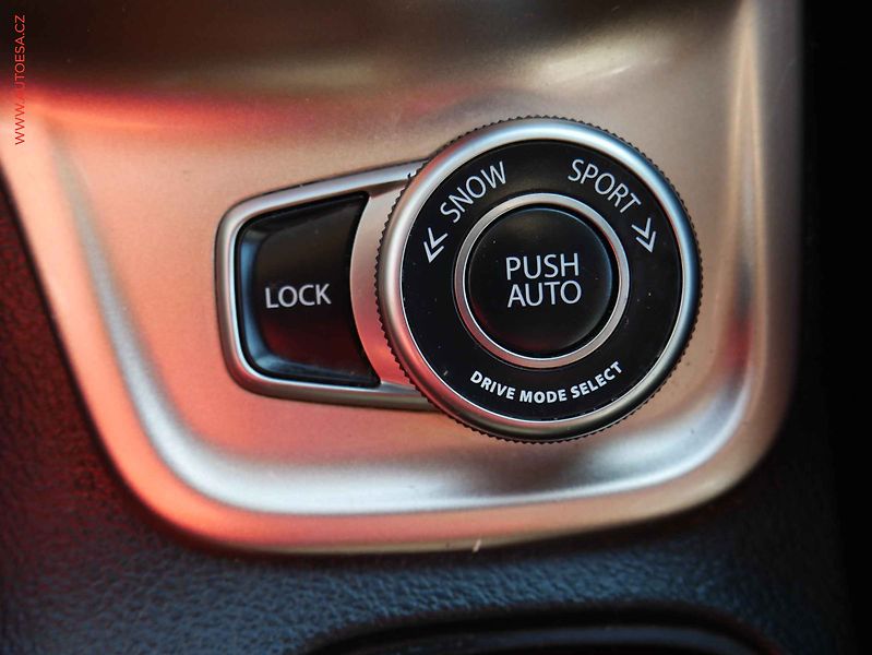 Suzuki Vitara (2018) 1.6VVTi 4x4, AC, TZ, park - fotka 20 z 21