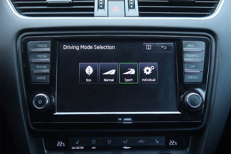 Škoda Octavia (2016) RS 2.0 TDI, Serv.kniha, Kůže - fotka 18 z 26