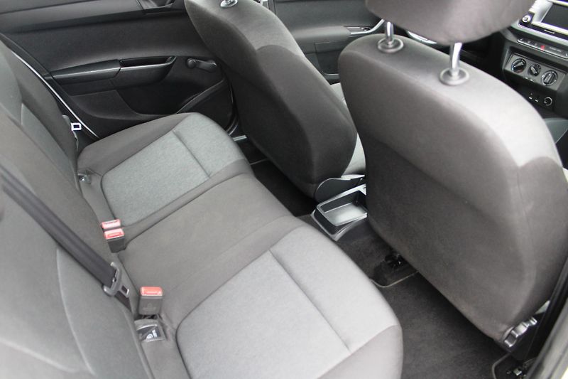 Škoda Fabia (2016) 1,2TSI KLIMA EL.OKNA ALUKOLA - fotka 11 z 17