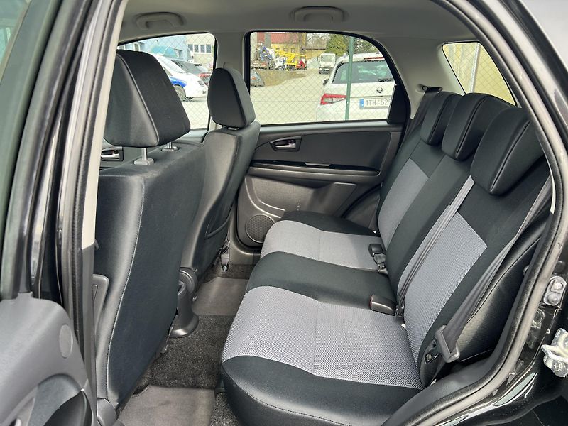 Fiat Sedici 1.9JTD 4x4 KLIMATIZACE ALU - fotka 23 z 40