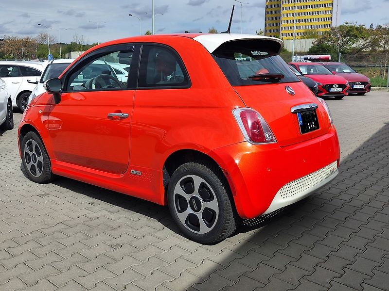 Fiat 500e EV/83kW A/T DIGI KLIMA - fotka 7 z 22