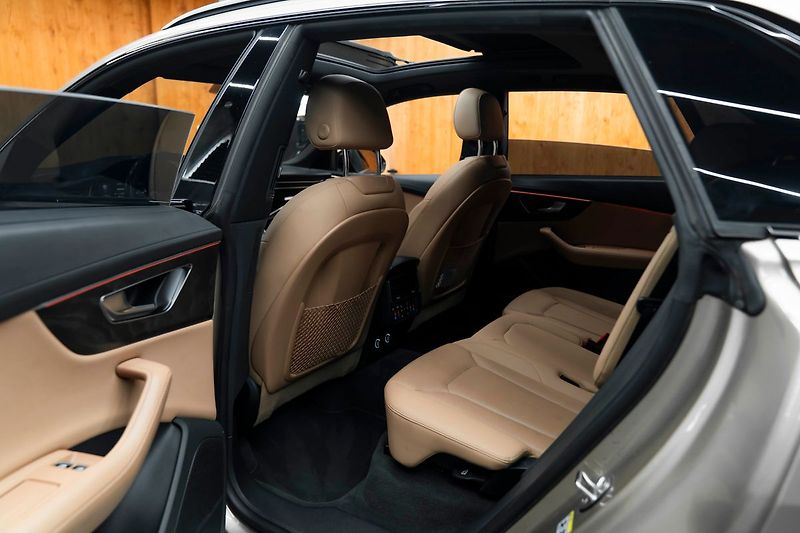 Audi Q8 - fotka 19 z 20