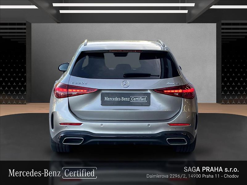 Mercedes-Benz Třídy C 220 d 4MATIC AMG Line Night - fotka 4 z 22