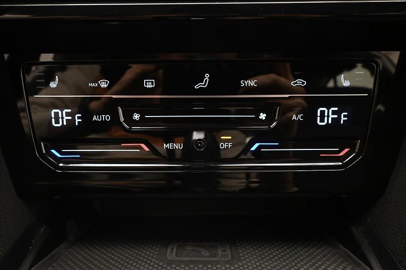 Volkswagen Passat 2,0 TDI 110 kW DSG Business Zá - fotka 21 z 33