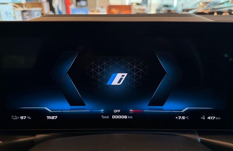BMW i4 M60 xDrive GC 360k Střešní ok. - fotka 13 z 22