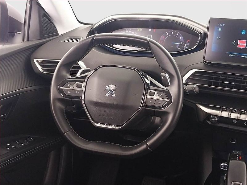 Peugeot 5008 (2021) PureTech 130 - fotka 16 z 23