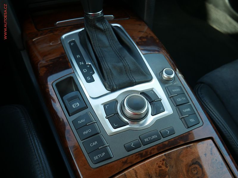 Audi A6 (2005) 3.0TDi Quattro, AT, xenon - fotka 17 z 17