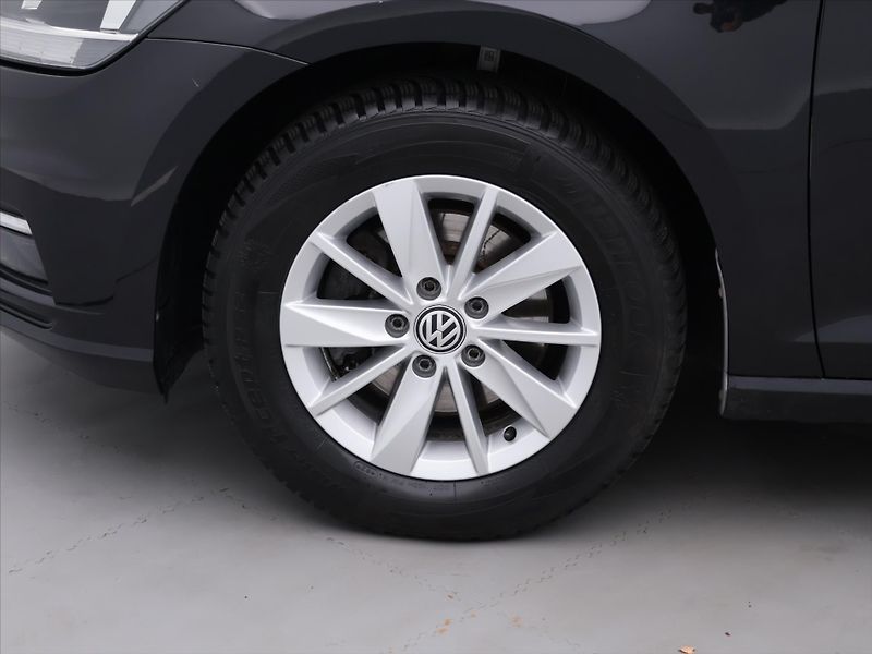 Volkswagen Golf 1,4 TSI 92kW CZ Comfortline - fotka 23 z 30