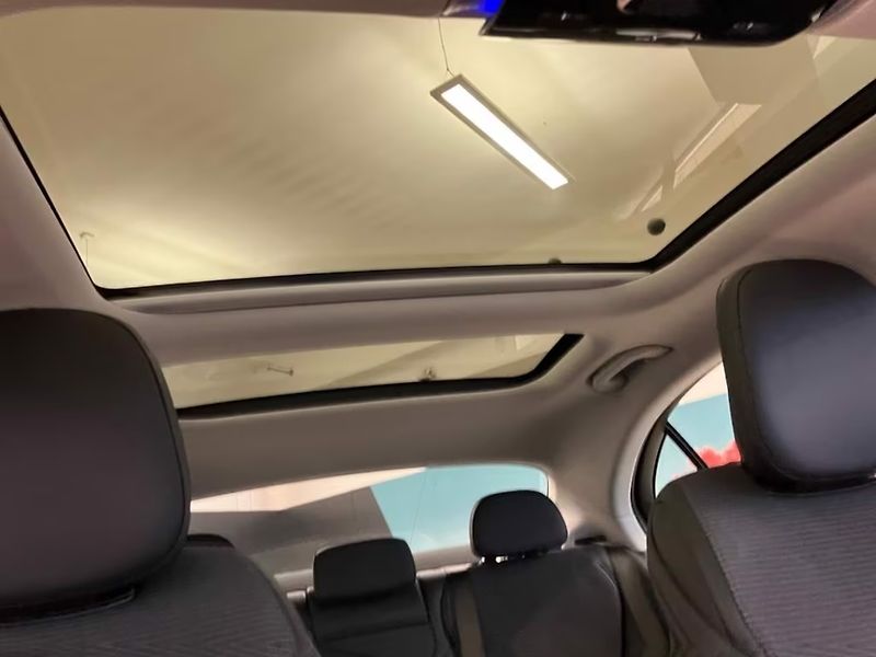 Mercedes-Benz Třídy C 180 Avantgarde Pano Paměť Kam - fotka 12 z 19
