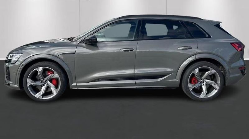 Audi SQ8 e-tron Q 360 HuD 4 zóny Matrix - fotka 3 z 18