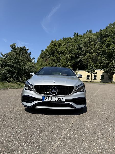 Mercedes-Benz CLA (2018) - fotka 2 z 14