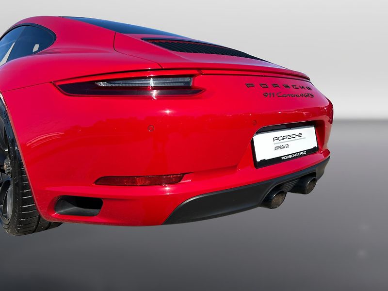 Porsche 911 Carrera 4 GTS Coupe - fotka 11 z 29