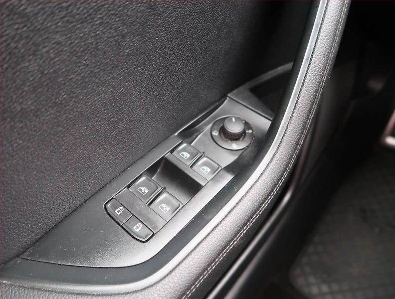 Škoda Superb (2022) Style 2.0 TDI - fotka 17 z 22