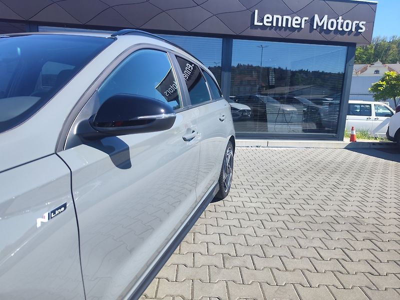 Hyundai i30 1.5 T-GDi/103kW N-Line DCT - fotka 11 z 33
