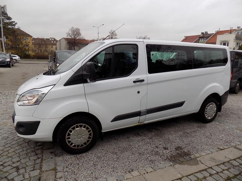 Ford Transit Custom 2,2 TDCI 92 KW L2H1 9 MÍST - fotka 20 z 50