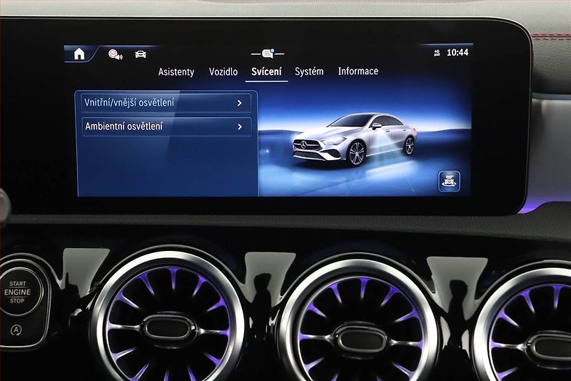 Mercedes-Benz CLA (2024) 200 - fotka 18 z 20