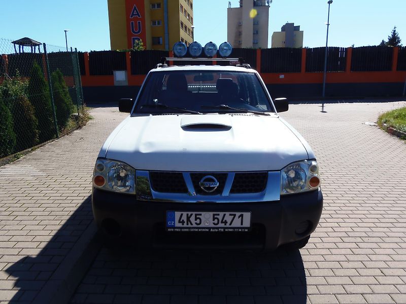 Nissan Navara (2004) 2.5 TD 4x4 redukce tažné 3T CZ - fotka 2 z 23