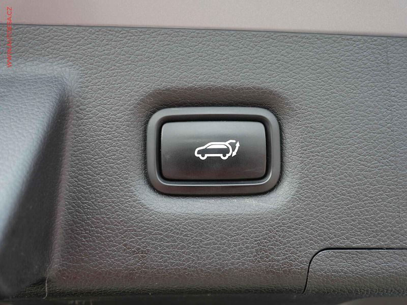 Hyundai Santa Fe (2021) 2.2 CRDi 4x4, 7míst, 2.maj - fotka 25 z 26