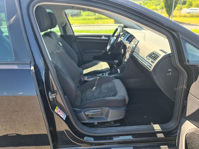 Volkswagen Golf (2018) VII 1.4 TSi COMFORTLINE 92-KW  - fotka 16 z 26