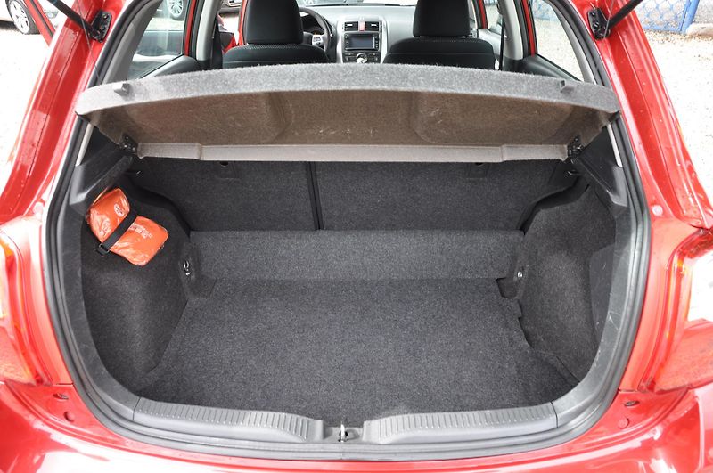 Toyota Auris 1.6 ValveMatic 97kW - fotka 8 z 14
