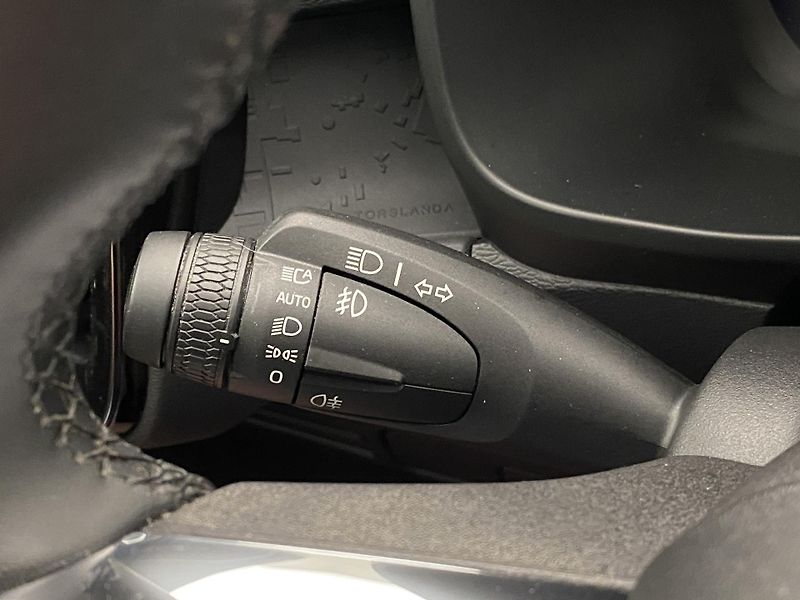 Volvo XC40 PURE ELECTRIC RECHARGE TWIN - fotka 22 z 58