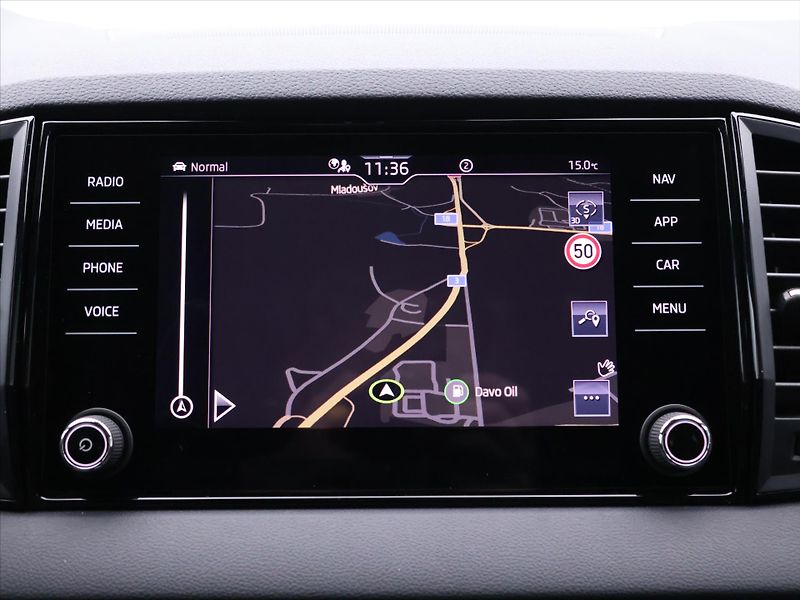 Škoda Karoq 2,0 TDI 4x4 DSG Sportline DPH - fotka 28 z 41