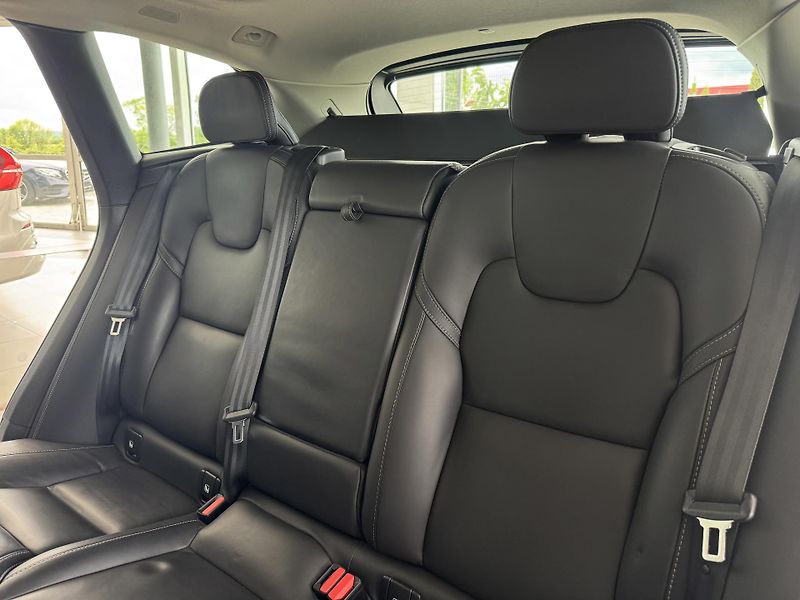 Volvo XC60 T6 AWD*Recharge*Odvětr.Sedadla - fotka 14 z 35