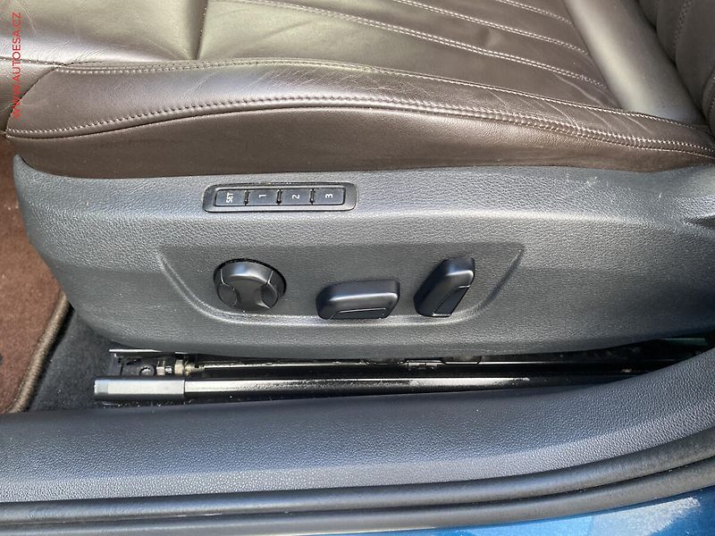 Škoda Superb (2015) 2.0 TSi 4x4, L&K, DSG, TZ - fotka 14 z 19