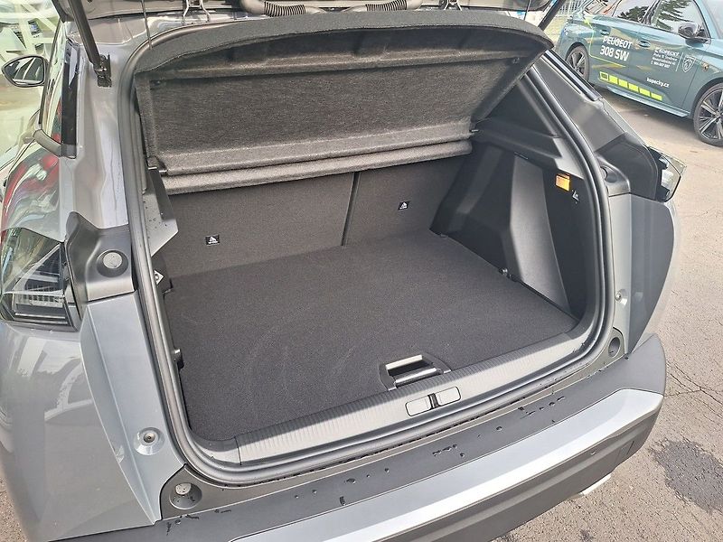 Peugeot 2008 (2026) ALLURE 1.2 TURBO 100k MAN6 - fotka 6 z 22