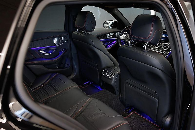 Mercedes-Benz Třídy C (2019) C43 AMG T V6 Biturbo - fotka 33 z 43