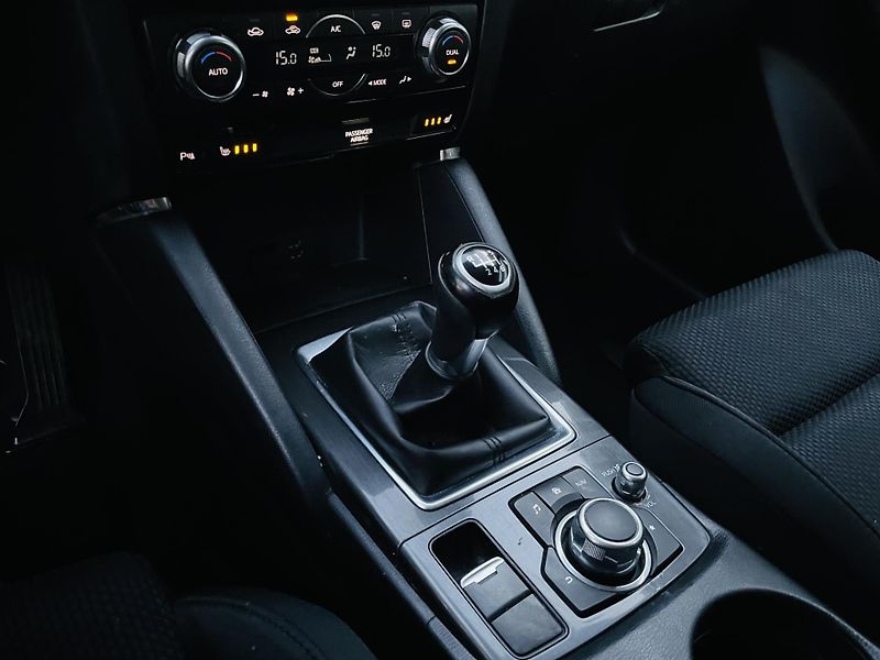 Mazda CX-5 2.0i MANUÁL VÝHŘEV SENZORY LED - fotka 32 z 41
