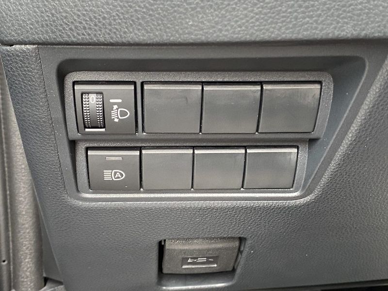 Toyota Yaris 1.5i, ČR-1m, ComTech, záruka - fotka 28 z 31