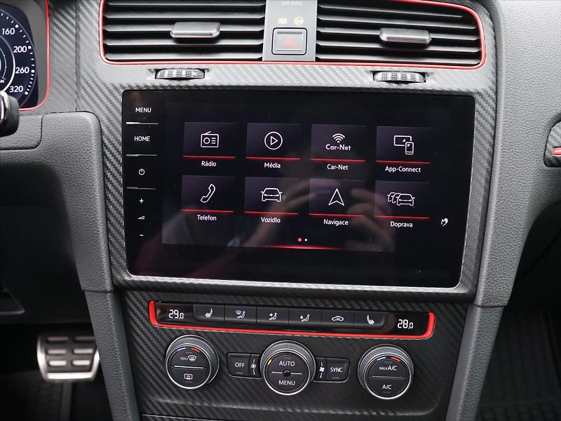 Volkswagen Golf 2,0 TSI GTI 180kW Performance - fotka 18 z 29