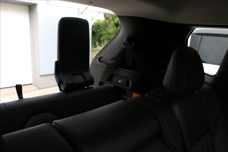 Mitsubishi Outlander 2,4 PHEV, 7míst, Tažné - fotka 50 z 56