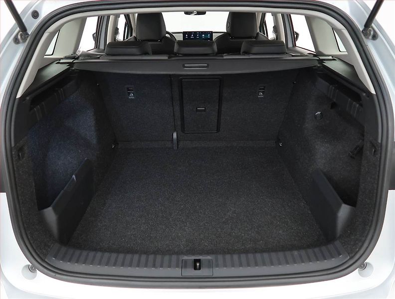 Škoda Enyaq (2023) Loft iV 80 (82 kWh), SoH 94% - fotka 14 z 28