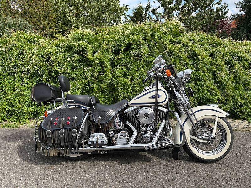 Harley-Davidson FLSTS Heritage Springer (1997) - fotka 2 z 16