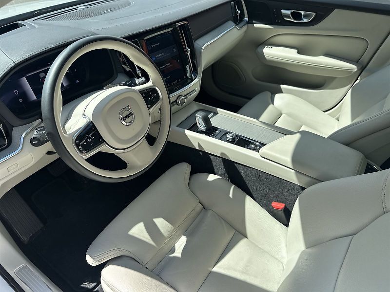 Volvo S60 (2023) B5 AWD Automat Ultimate Dark - fotka 8 z 31
