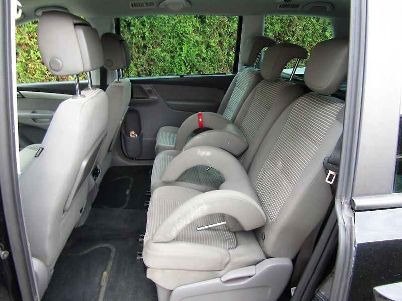 Seat Alhambra (2014) 2.0 TDI 103kW 4KIDS - fotka 21 z 44