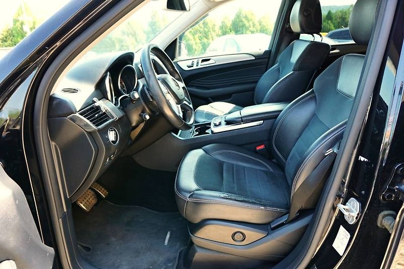 Mercedes-Benz Třídy M (2013) 350 4 MATIC 3,0 CDI 190 kW - fotka 34 z 69