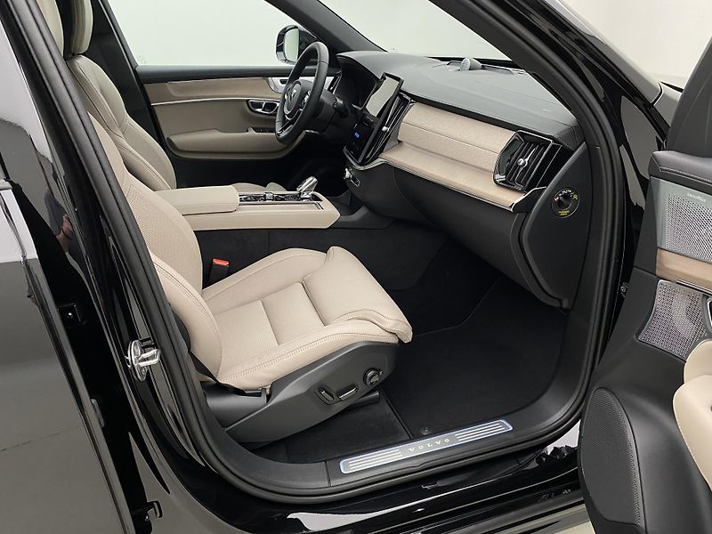 Volvo XC90 (2026) T8 AWD RECHARGE BRIGHT PLUS 7m - fotka 25 z 71