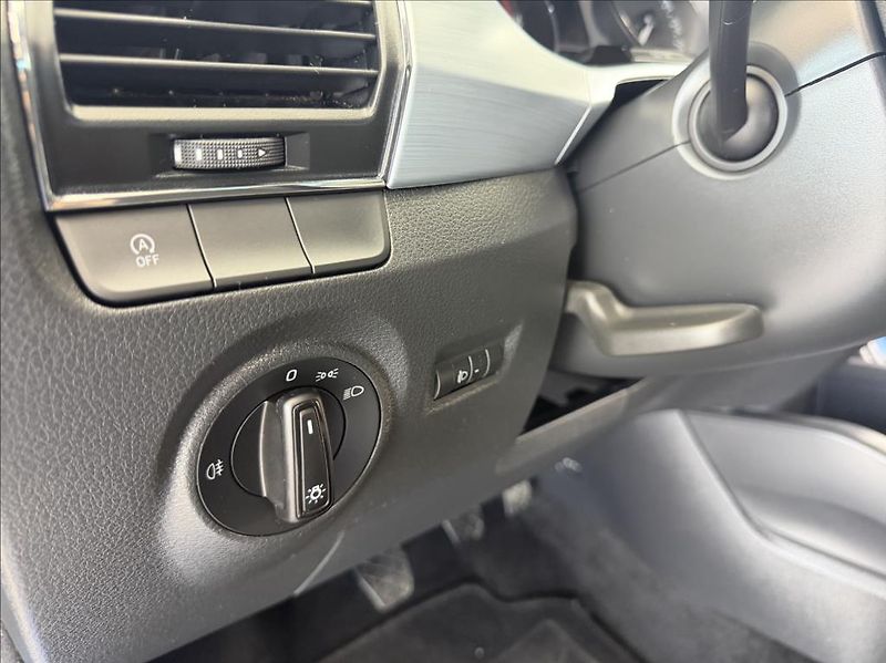 Škoda Fabia 1,2 TSi, 1.maj,klimatronic, BT - fotka 14 z 29