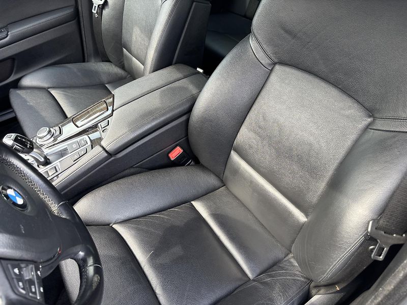 BMW Řada 5 (2011) 3.0D XDRIVE, 190kW, REZERVACE - fotka 10 z 23