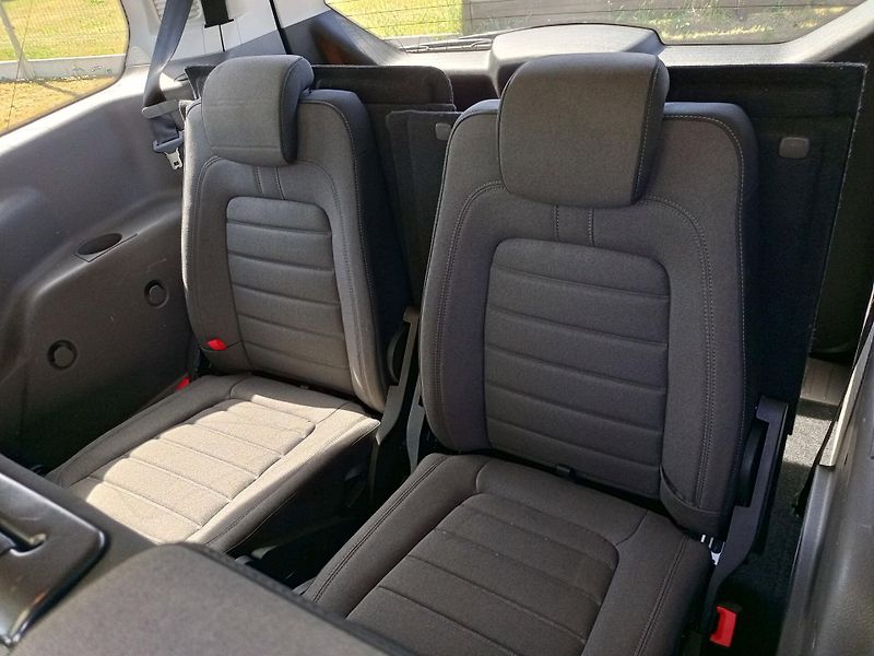 Ford Tourneo Connect (2020) Grand 7 míst - fotka 20 z 25