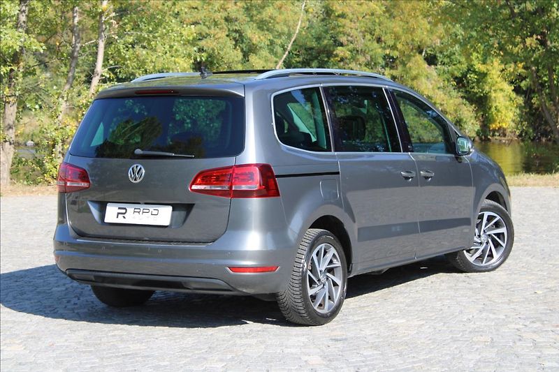 Volkswagen Sharan 2.0 TDI / DSG / TOP-VÝBAVA - fotka 2 z 48