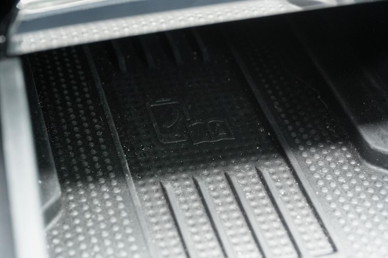 Škoda Karoq 1.5 TSI 110 kW, Kamera,Keyless - fotka 23 z 41