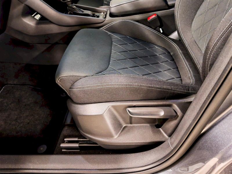 Škoda Karoq (2025) 2.0 TSI 140 kW DSG 4x4 Sportli - fotka 22 z 30