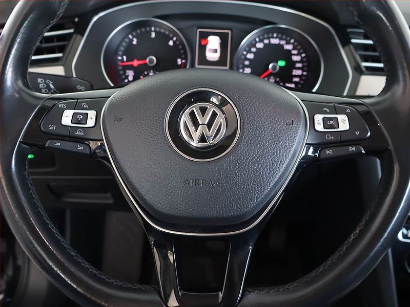Volkswagen Passat (2017) 2.0 TDI, 4X4, Automat - fotka 17 z 25
