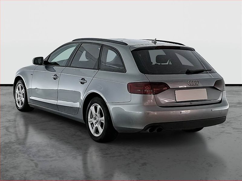 Audi A4 (2010) 2.0 TDI, nová STK - fotka 4 z 15