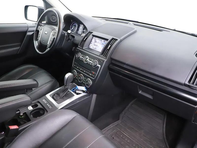 Land Rover Freelander 2.2 TD4 Aut. Prestige TZ 1.Maj - fotka 4 z 13